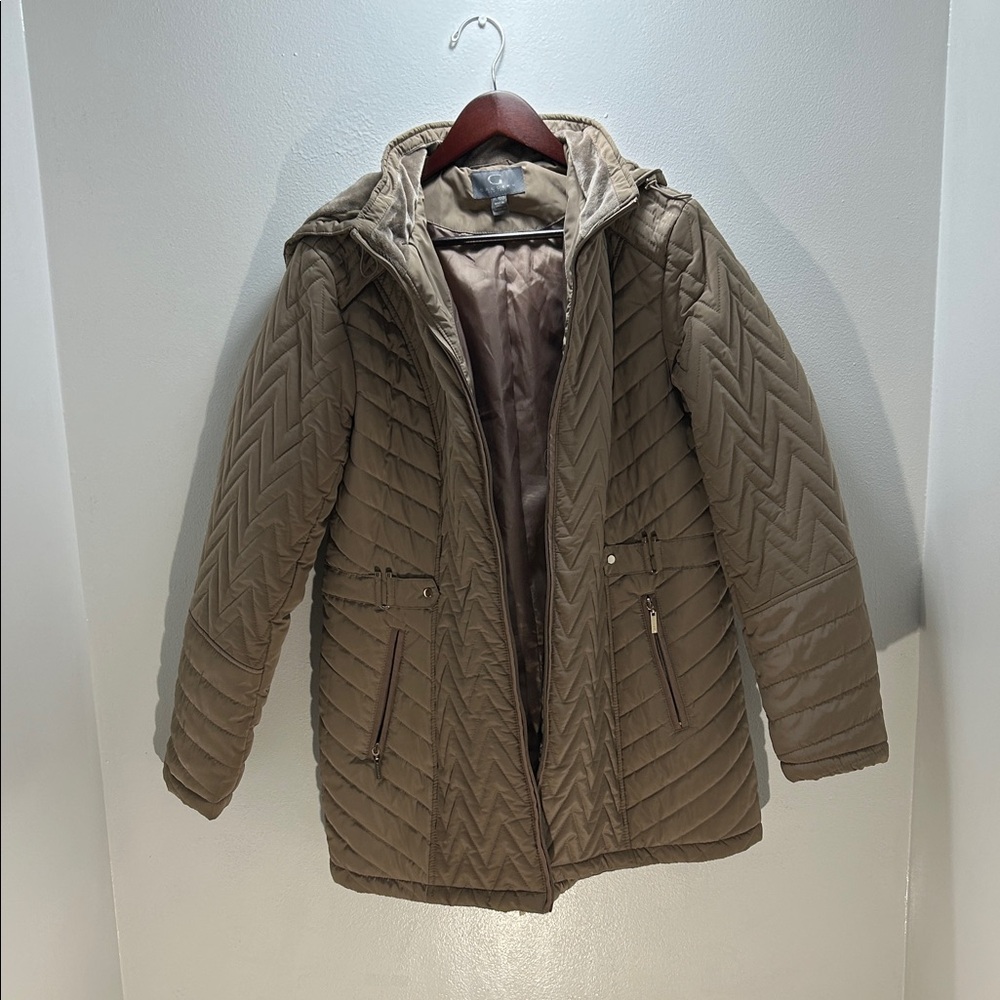 Women’s coat. Gallery New York EUC
